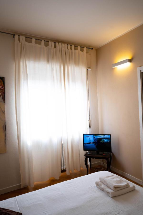 V12 - Alfieri 2a Apartment *